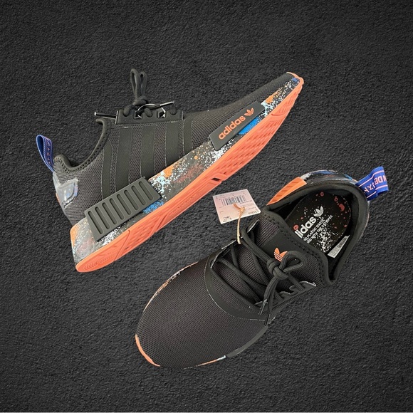 💙 New💙 ADIDAS NMD R1 J Coral Black